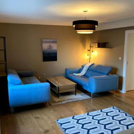 Hébergement de vacances Rural For 9-guests In *