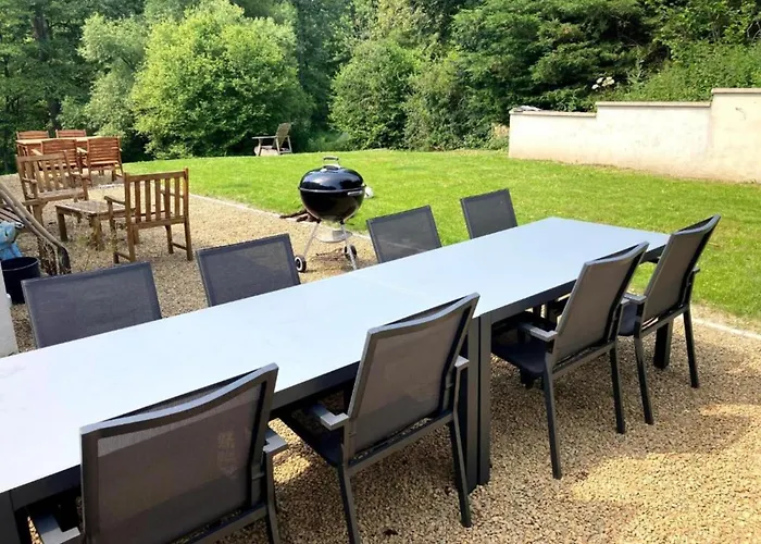 Hébergement de vacances Rural For 9-guests In